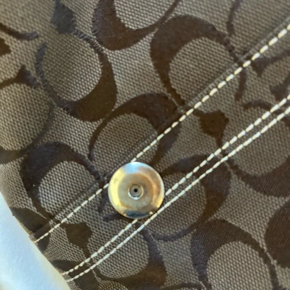 Vintage Little brown coach shoulder bag! - Picture 5 of 5